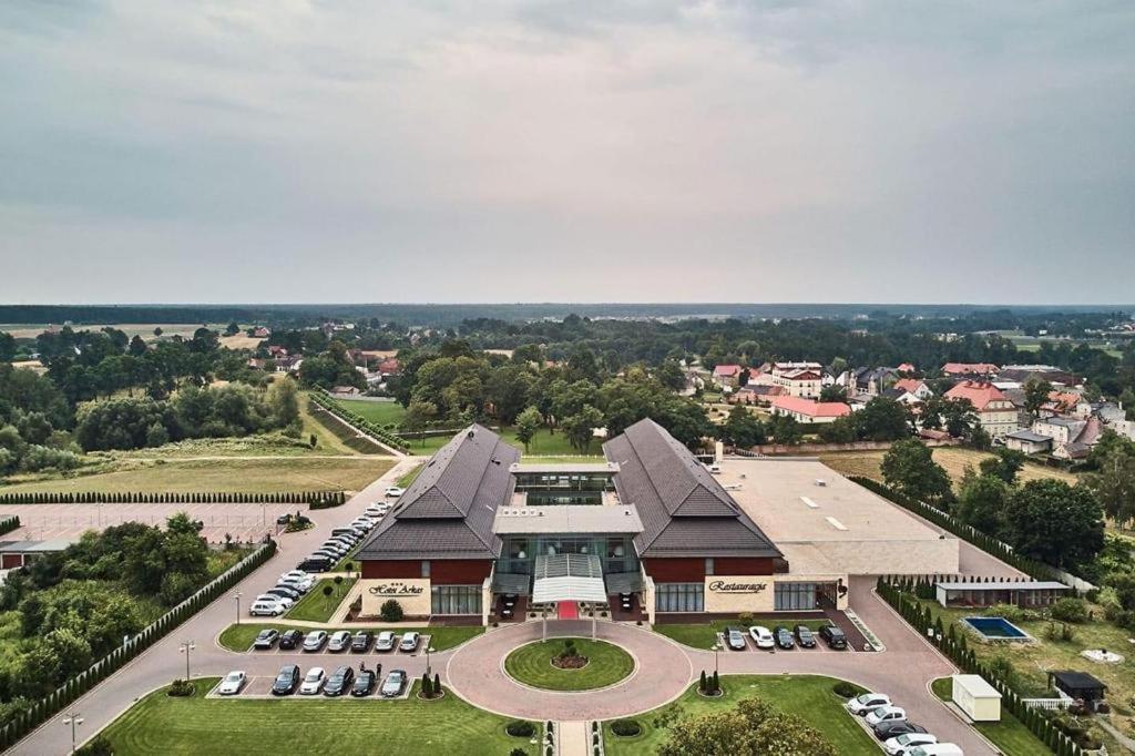 Hotel Arkas Proszkow Exterior photo